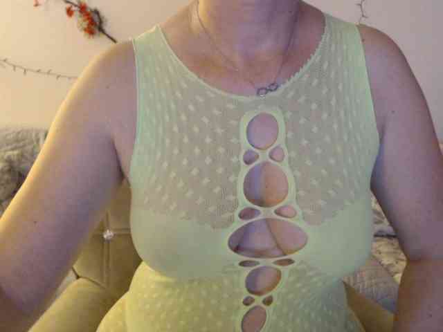 goodSnowQueen webcam