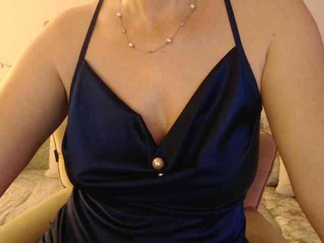 goodSnowQueen goodSnowQueen