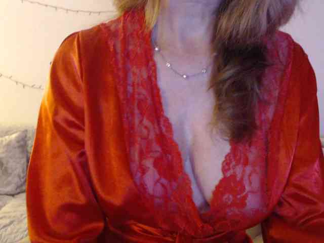 goodSnowQueen webcam