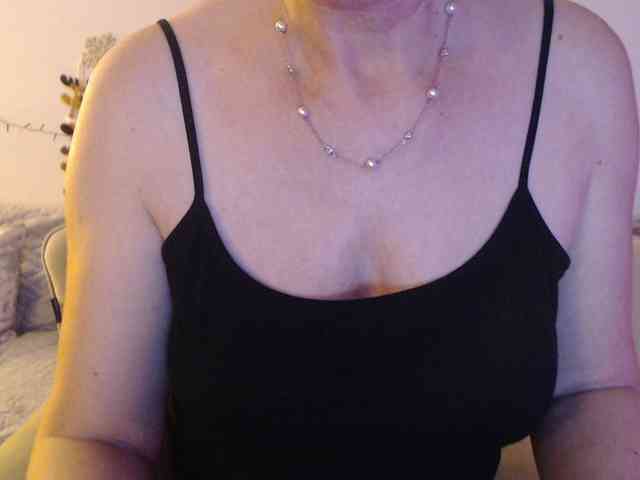 goodSnowQueen webcam