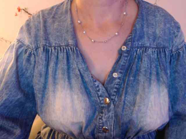 goodSnowQueen webcam