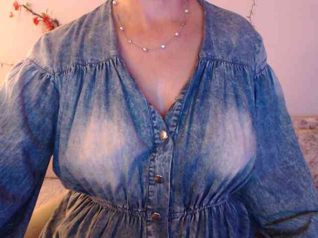 goodSnowQueen webcam