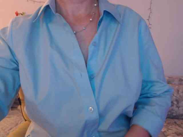 goodSnowQueen webcam