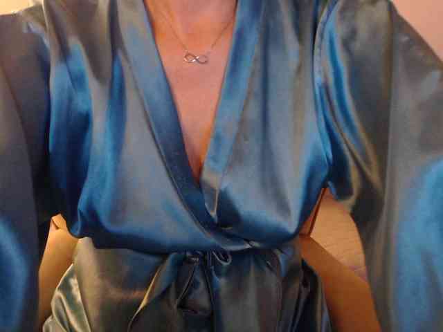 goodSnowQueen webcam