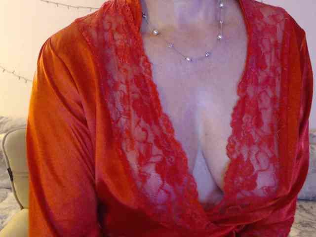 goodSnowQueen webcam