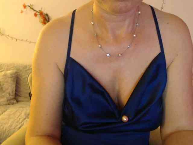 goodSnowQueen goodSnowQueen