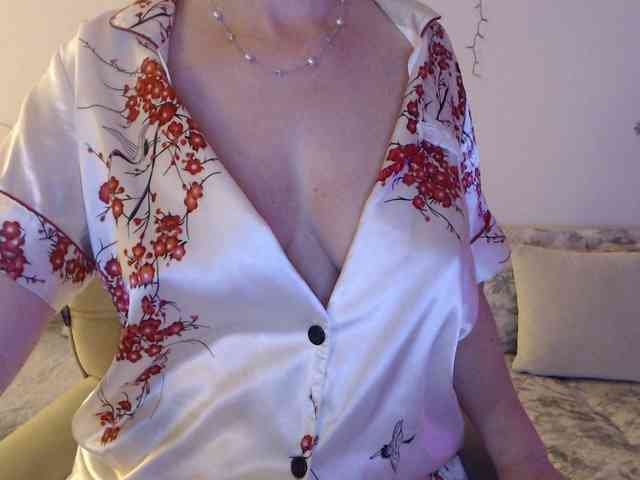 goodSnowQueen webcam