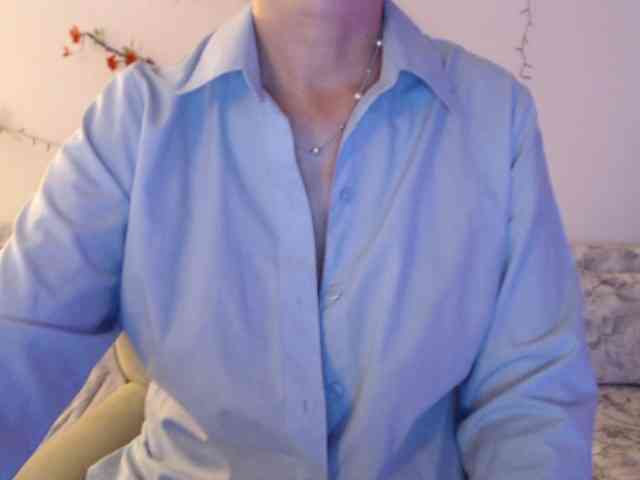 goodSnowQueen webcam