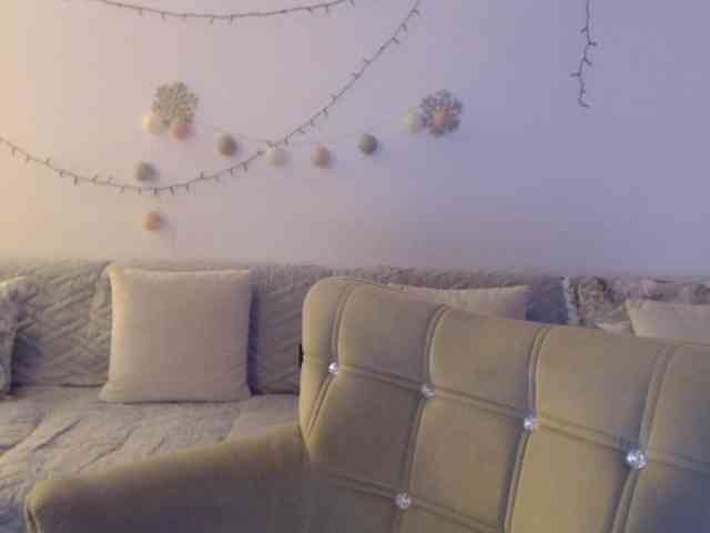 goodSnowQueen webcam