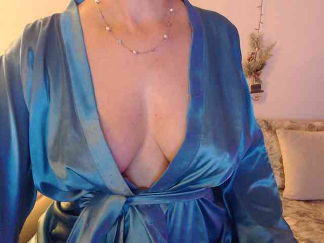 goodSnowQueen webcam