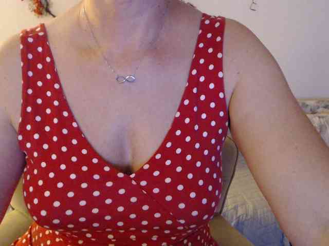 goodSnowQueen webcam