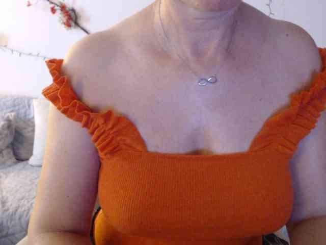goodSnowQueen webcam