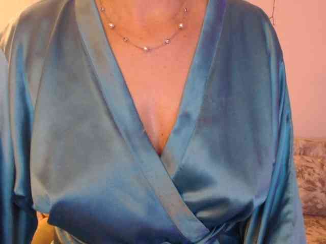 goodSnowQueen webcam