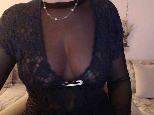 goodSnowQueen webcam