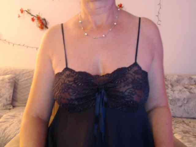 goodSnowQueen webcam