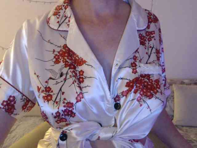 goodSnowQueen webcam