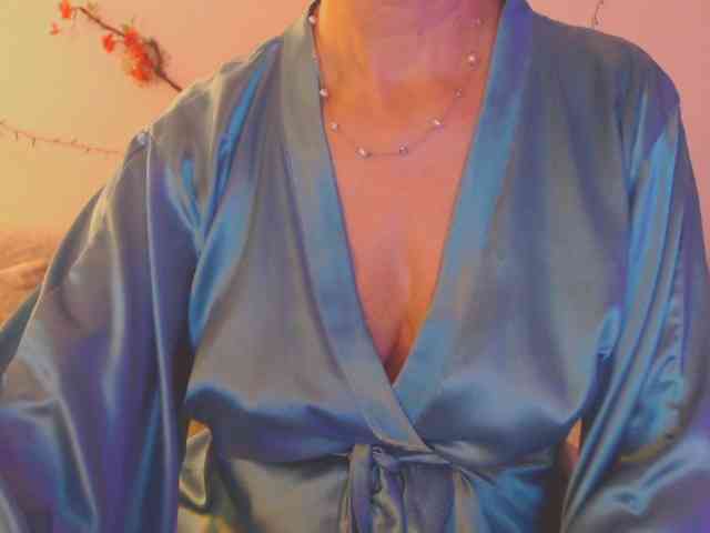 goodSnowQueen webcam