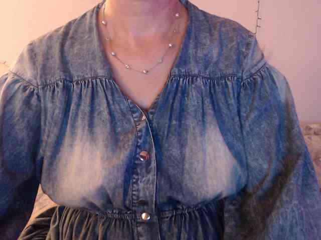 goodSnowQueen webcam