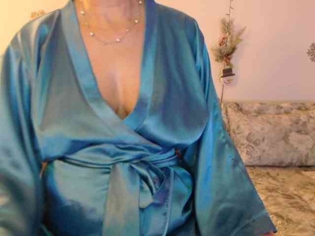 goodSnowQueen webcam