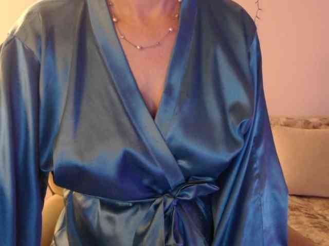 goodSnowQueen webcam