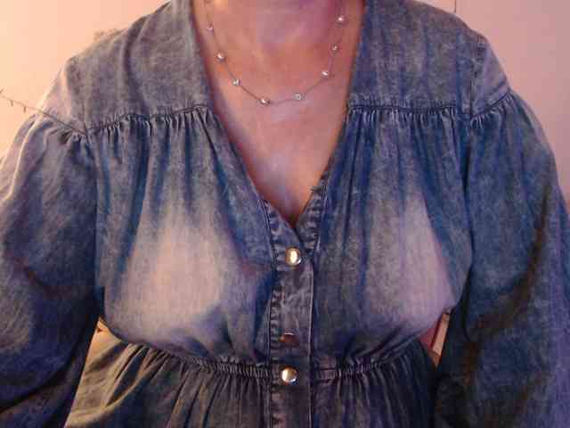 goodSnowQueen webcam