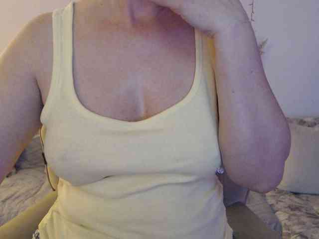 goodSnowQueen goodSnowQueen