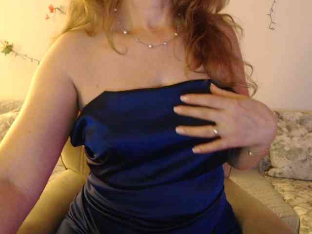 goodSnowQueen webcam
