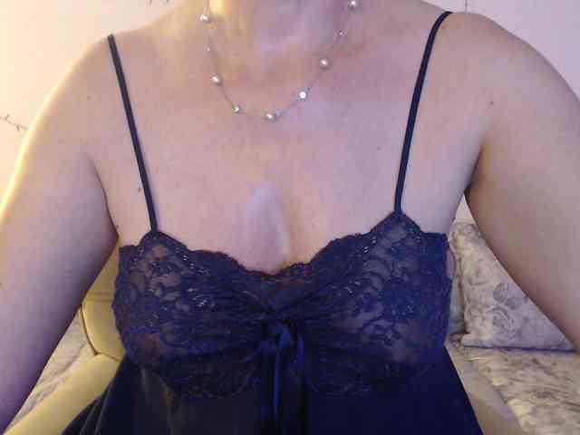 goodSnowQueen webcam