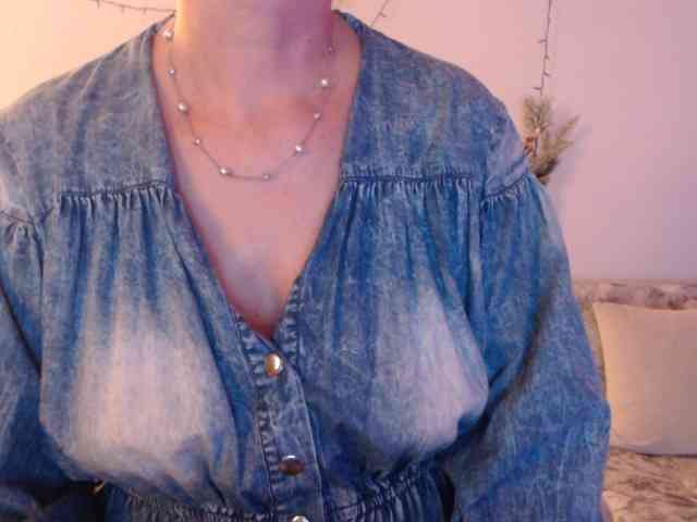 goodSnowQueen webcam