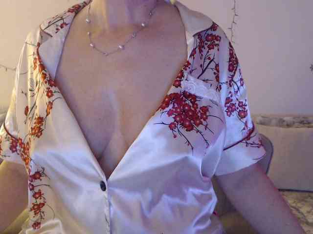 goodSnowQueen webcam