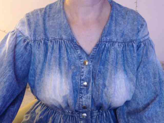 goodSnowQueen webcam