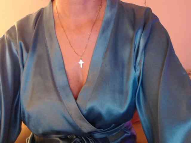 goodSnowQueen webcam