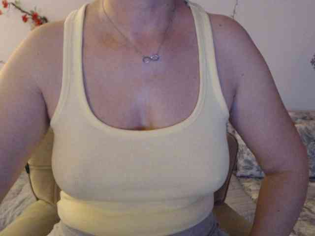 goodSnowQueen webcam
