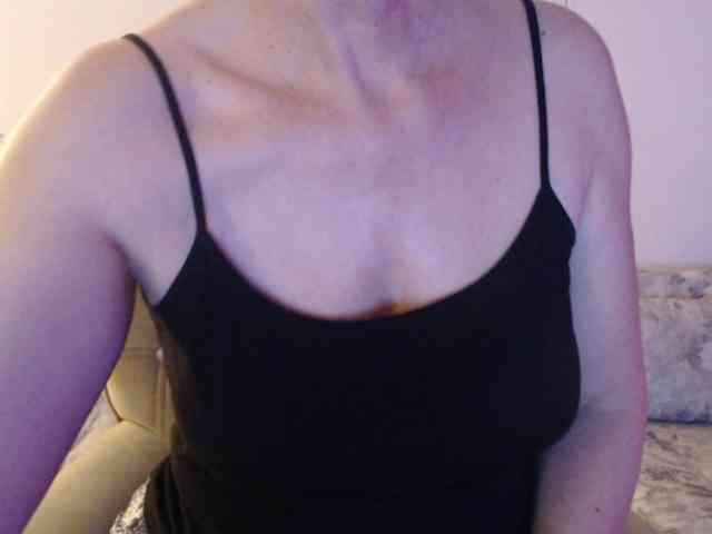 goodSnowQueen webcam