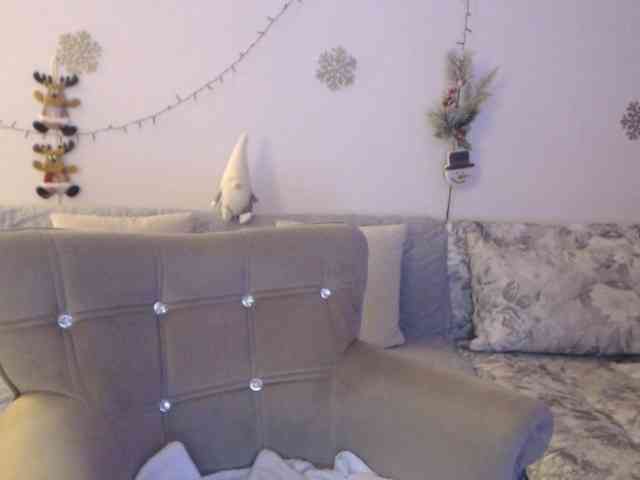 goodSnowQueen webcam