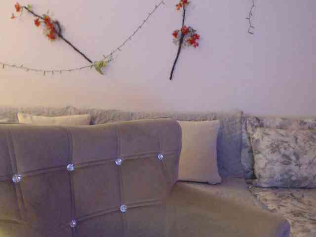 goodSnowQueen webcam