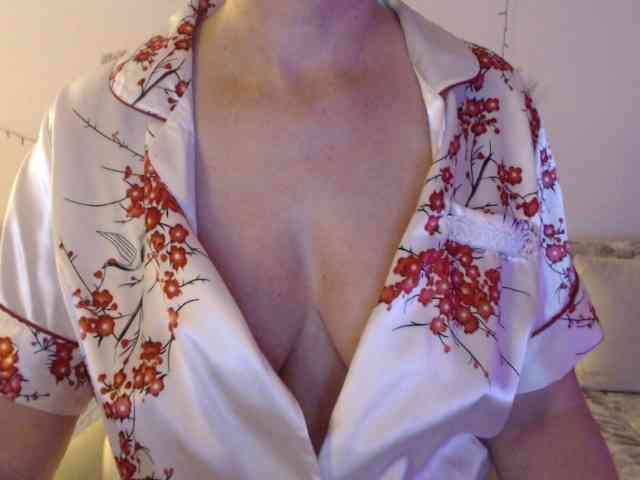 goodSnowQueen webcam