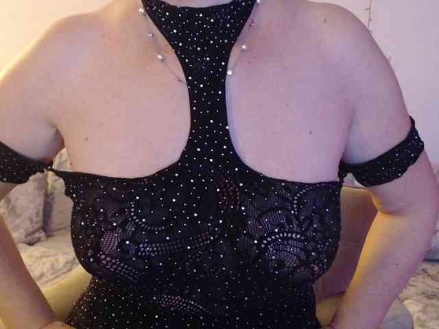 goodSnowQueen webcam