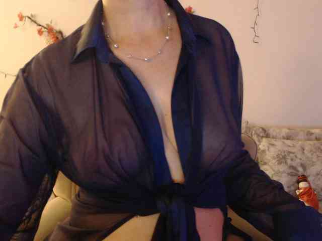 goodSnowQueen webcam