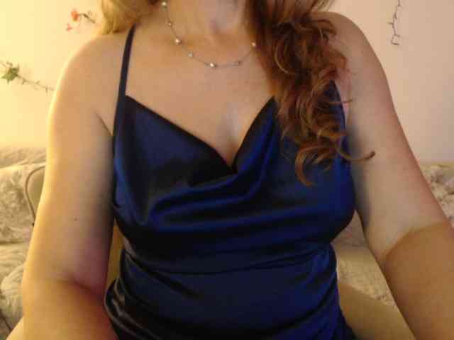 goodSnowQueen webcam