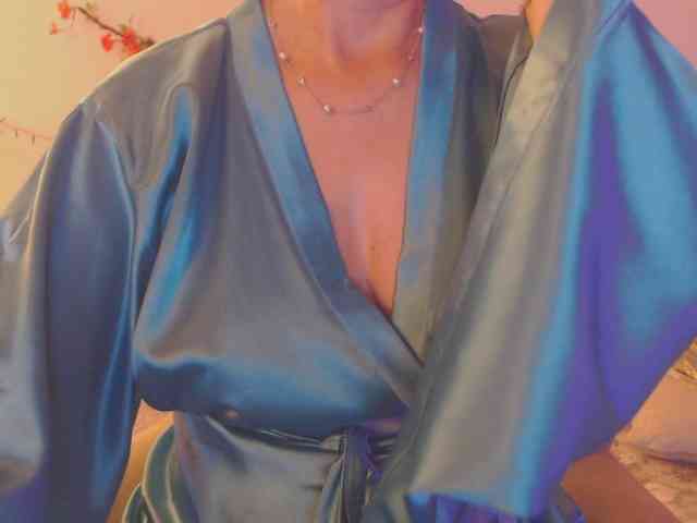 goodSnowQueen webcam