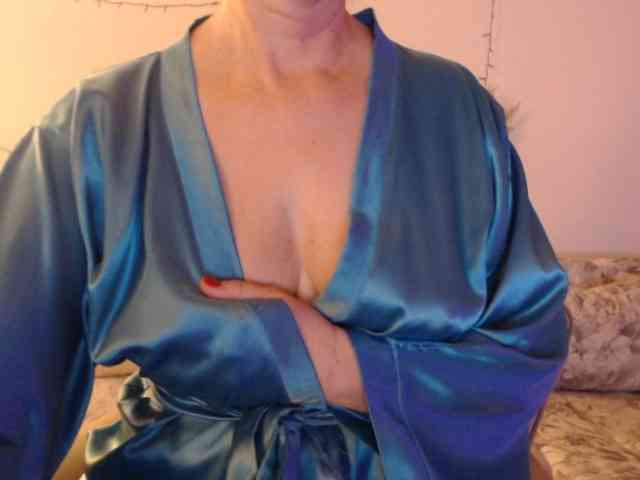 goodSnowQueen webcam