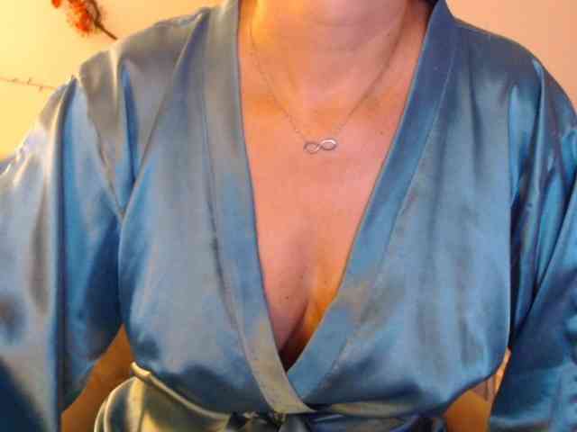 goodSnowQueen webcam