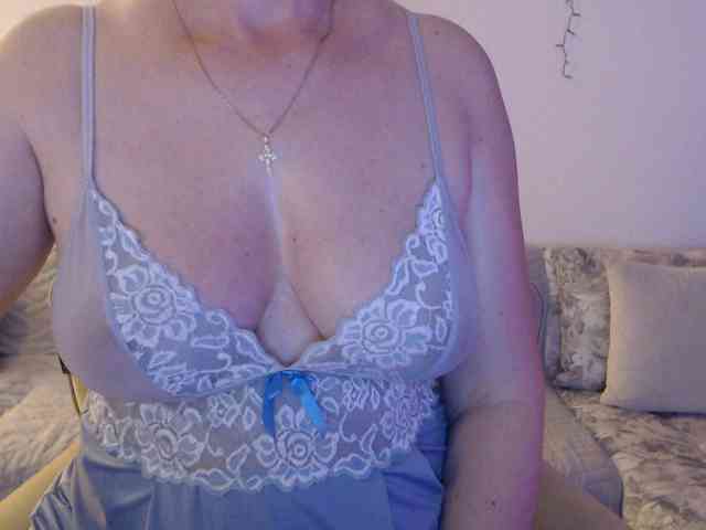 goodSnowQueen webcam