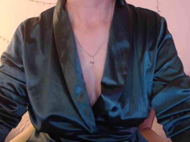 goodSnowQueen webcam