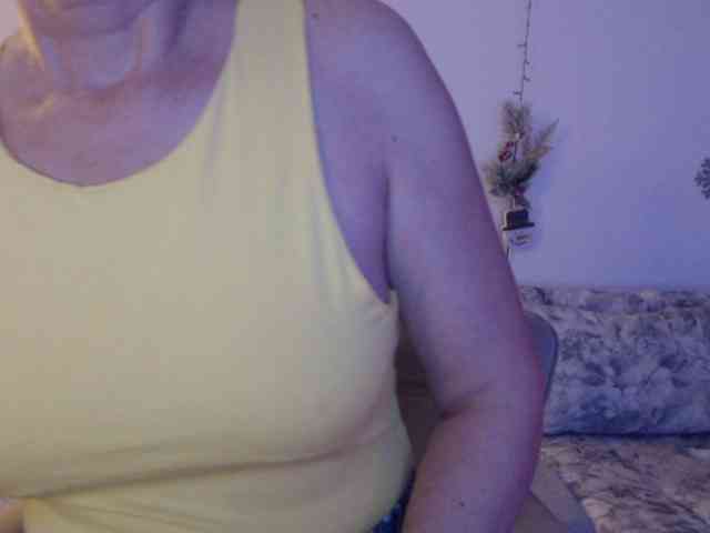 goodSnowQueen webcam