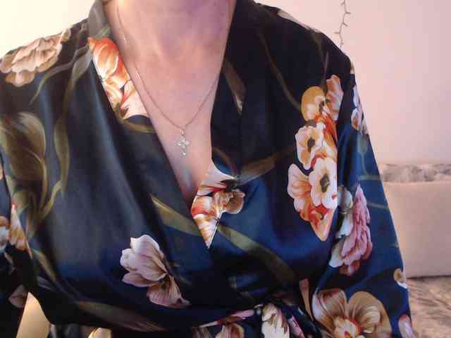 goodSnowQueen goodSnowQueen