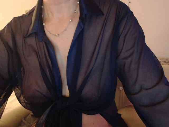 goodSnowQueen webcam