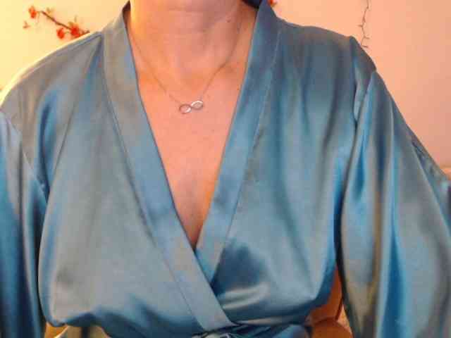goodSnowQueen webcam