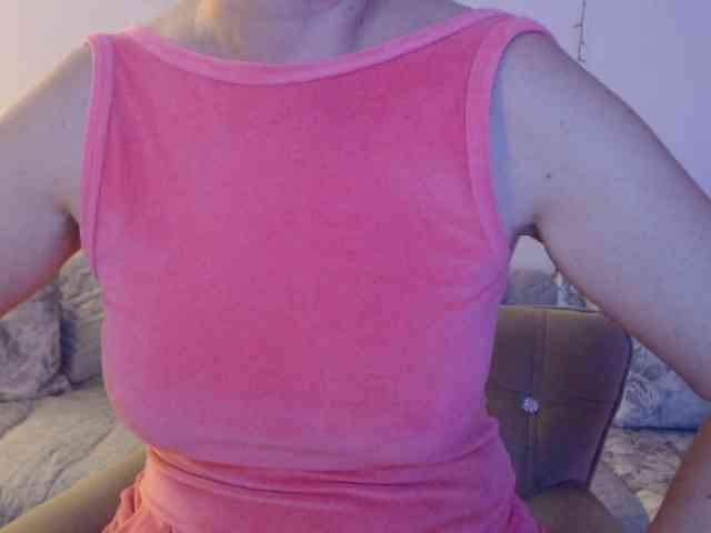 goodSnowQueen webcam